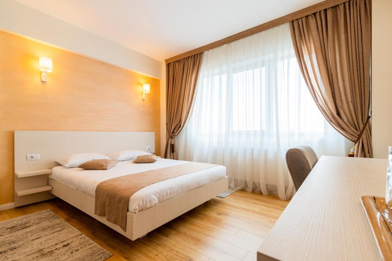 Hotel Bulevard Râmnicu Vâlcea Eksteriør billede