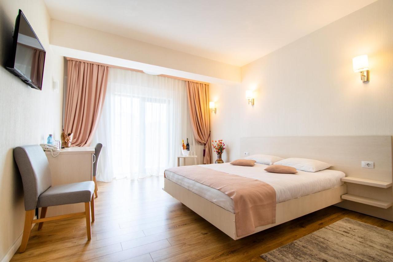 Hotel Bulevard Râmnicu Vâlcea Eksteriør billede