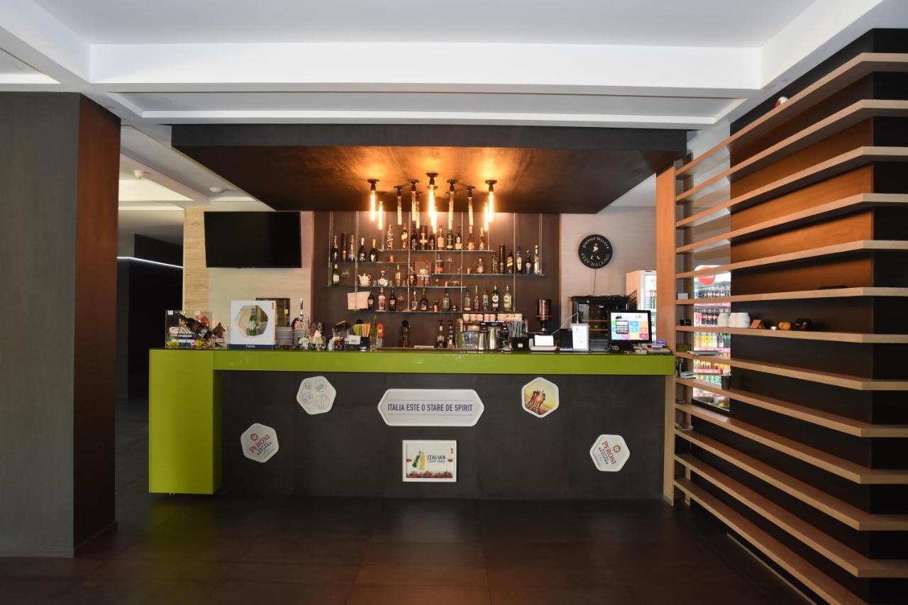 Hotel Bulevard Râmnicu Vâlcea Eksteriør billede